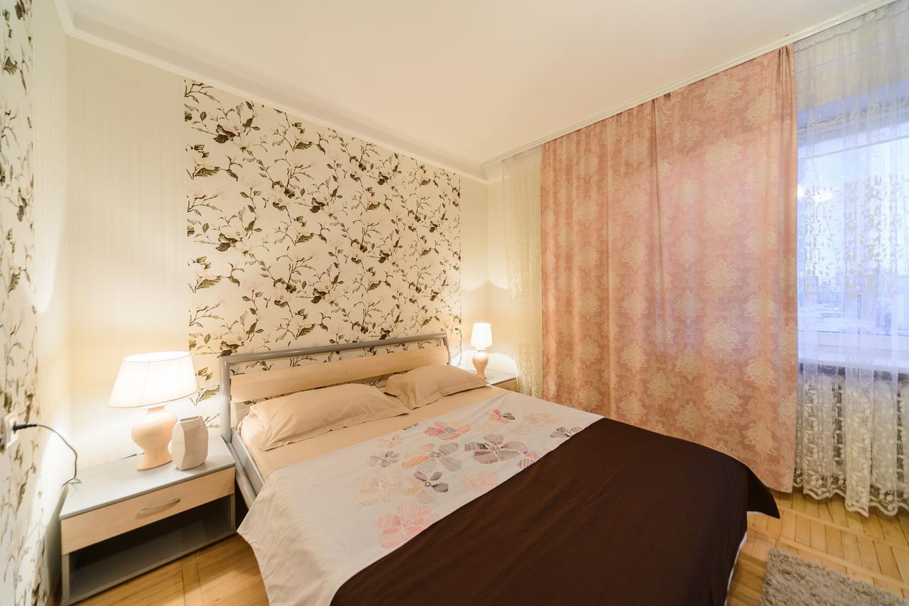 Apartment On Lesi Ukrainky Blvd 基輔 外观 照片